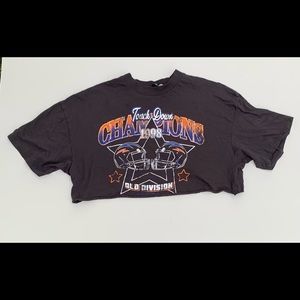 H&M Divided Cropped Tee